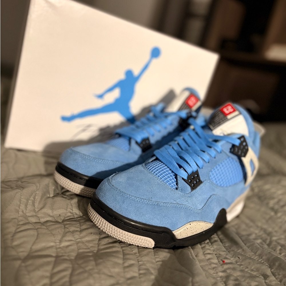 Jordan 4 university blue size 13 dead stock brand new